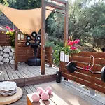 Arapaki Secret Garden, Ground Floor Deluxe Suite, Private Pool, Sauna, Sea View Maison d'hôtes