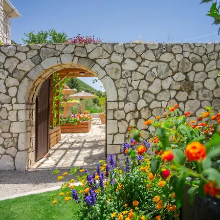 Arapaki Secret Garden, Ground Floor Deluxe Suite, Private Pool, Sauna, Sea View