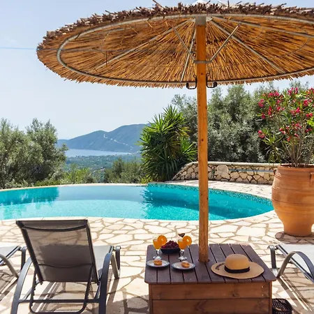 Affittacamere Arapaki Secret Garden, Ground Floor Deluxe Suite, Private Pool, Sauna, Sea View Vournikas