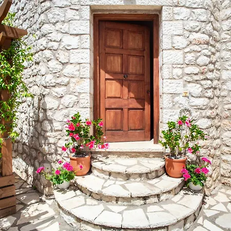 Arapaki Secret Garden, Ground Floor Deluxe Suite, Private Pool, Sauna, Sea View Vournikas