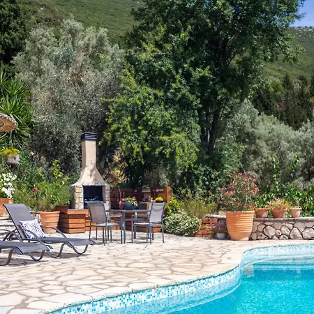 Arapaki Secret Garden, Ground Floor Deluxe Suite, Private Pool, Sauna, Sea View Vendégház
