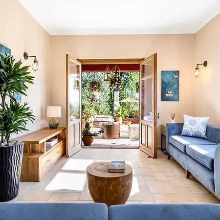 Vendégház Arapaki Secret Garden, Ground Floor Deluxe Suite, Private Pool, Sauna, Sea View