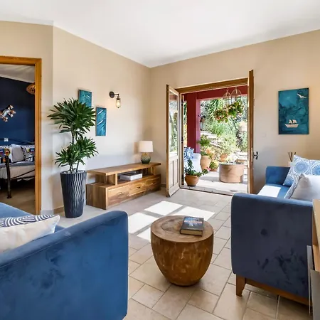 Vendégház Arapaki Secret Garden, Ground Floor Deluxe Suite, Private Pool, Sauna, Sea View Vournikas