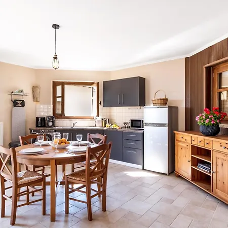 Arapaki Secret Garden Guest house Vournikas