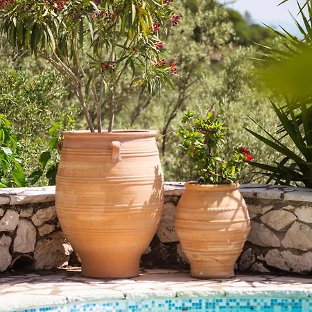 Vendégház Arapaki Secret Garden, Ground Floor Deluxe Suite, Private Pool, Sauna, Sea View Vournikas