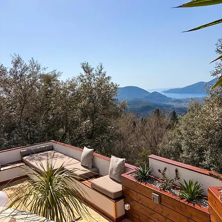 Πανσιόν Arapaki Secret Garden, Ground Floor Deluxe Suite, Private Pool, Sauna, Sea View 4*