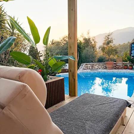 Vendégház Arapaki Secret Garden, Ground Floor Deluxe Suite, Private Pool, Sauna, Sea View Vournikas