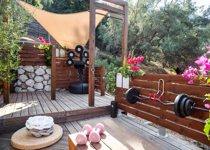 Arapaki Secret Garden, Ground Floor Deluxe Suite, Private Pool, Sauna, Sea View Pensionat