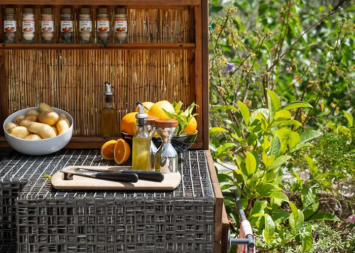 Arapaki Secret Garden, Ground Floor Deluxe Suite, Private Pool, Sauna, Sea View Pensionat Vournikas