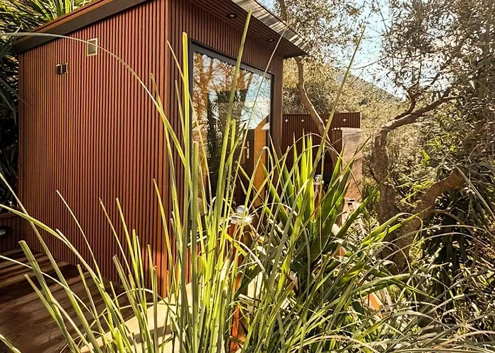 Pensionat Arapaki Secret Garden, Ground Floor Deluxe Suite, Private Pool, Sauna, Sea View
